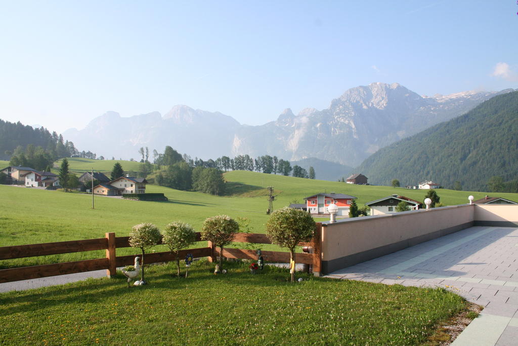 Отель Oberwotzlhof Pichl  Экстерьер фото